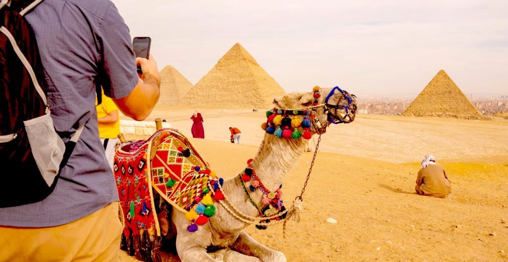 Day Tour to the Pyramids of Giza and the Sphinx – Cairo