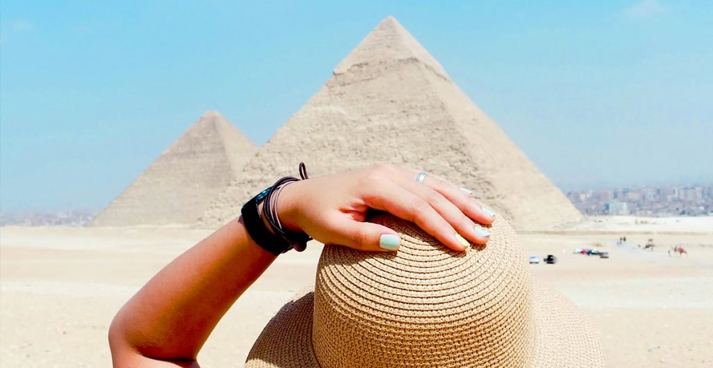Day Tour to the Pyramids of Giza and the Sphinx – Cairo
